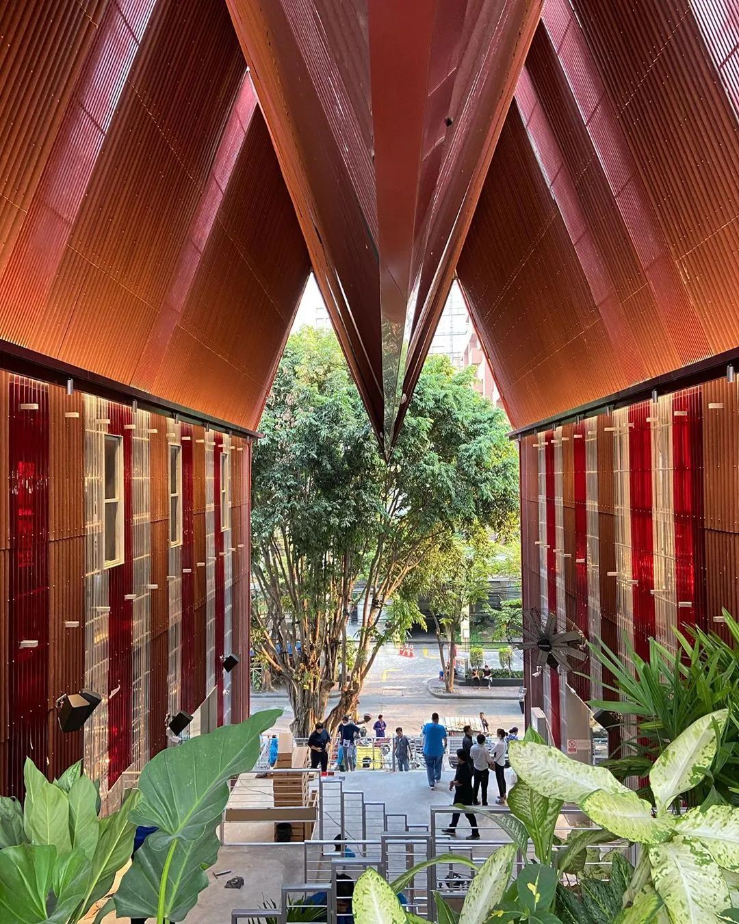 东京11层24小时餐饮娱乐楼,曼谷灵魂级社区商业,首尔梦幻级最美百货